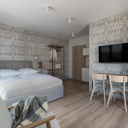 Orchidea Pieninska Oda ve Kahvaltı 3*